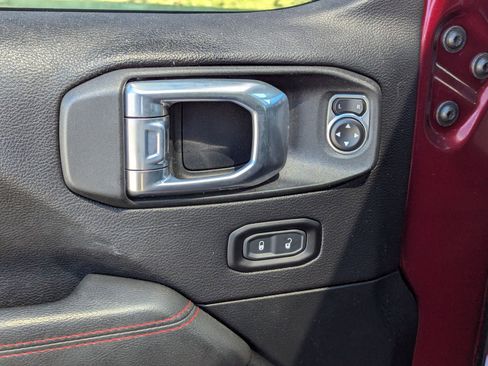 Used 2021 Jeep Gladiator Rubicon image 12