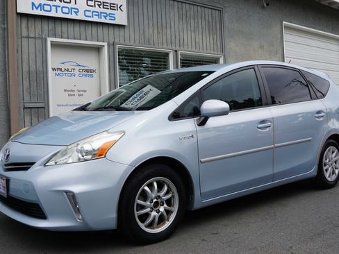 Used 2012 Toyota Prius V Three FWD image 4