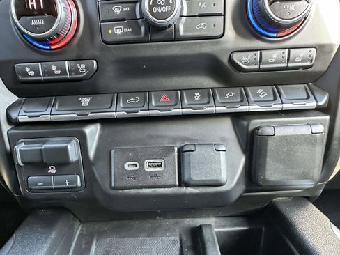 Used 2020 Chevrolet Silverado 2500 LTZ w/ LTZ Convenience Package image 26