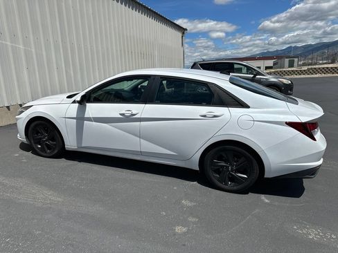 Used 2023 Hyundai Elantra SEL FWD image 7