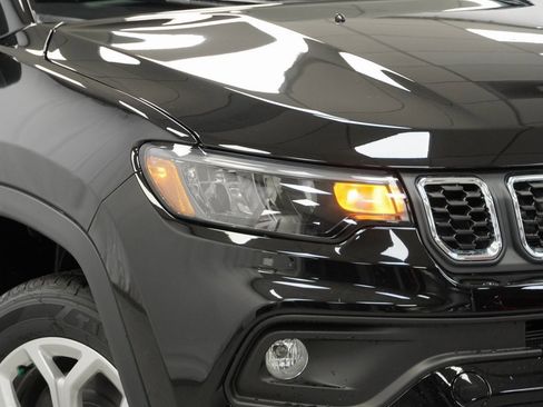 New 2026 Jeep Compass Latitude image 5