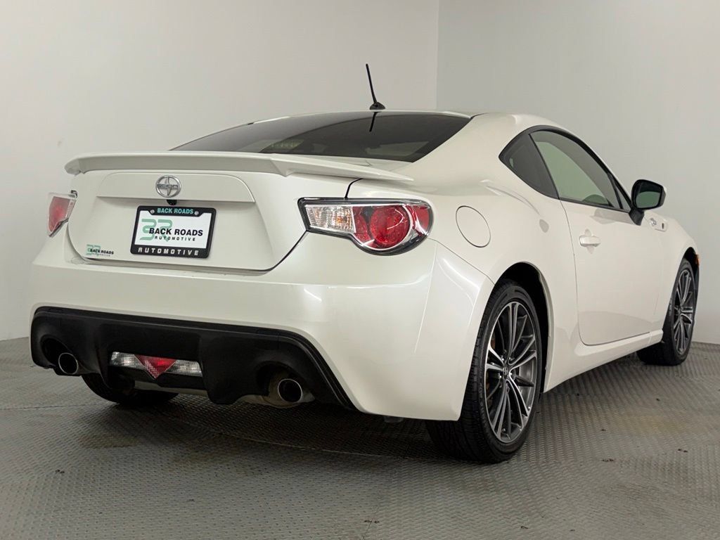 Used 2013 Scion FR-S RWD image 9