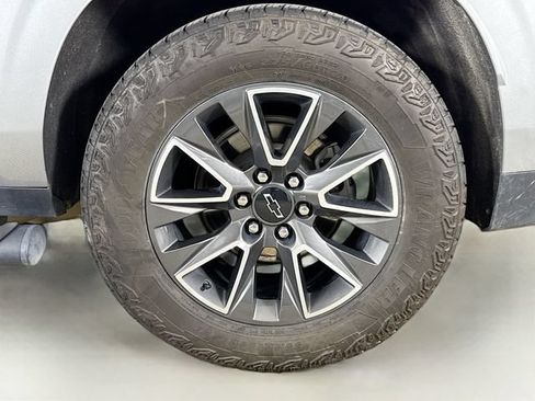 Used 2024 Chevrolet Suburban Z71 w/ Off-Road Capability Package AWD/4WD image 34
