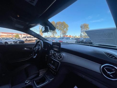 Used 2018 Mercedes-Benz GLA 250 image 11