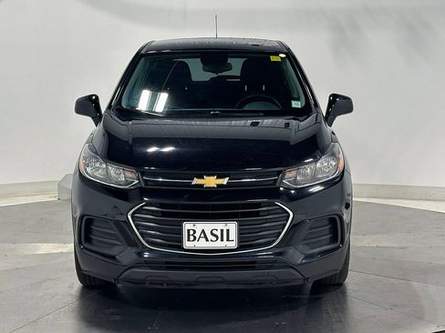 Used 2020 Chevrolet Trax LS w/ Tint and Cruise Package FWD image 9
