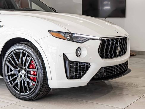 Used 2024 Maserati Levante Modena Ultima image 3