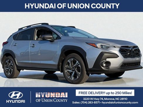 Used 2025 Subaru Crosstrek 2.0i Premium image 1