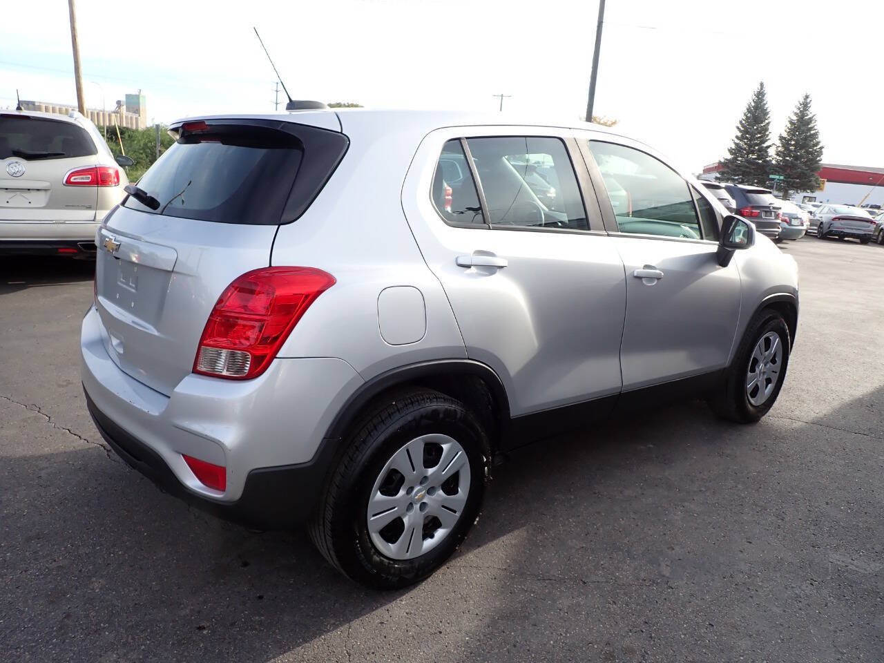 Used 2018 Chevrolet Trax LS FWD image 6