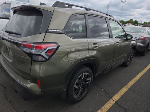Used 2025 Subaru Forester Limited AWD/4WD image 7