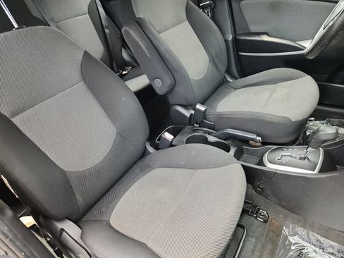 Used 2012 Hyundai Accent GS FWD image 12