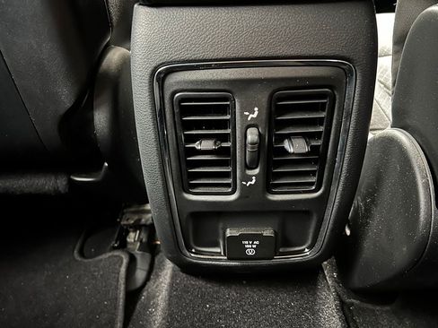 Used 2020 Jeep Grand Cherokee Laredo w/ Security & Convenience Group RWD image 12