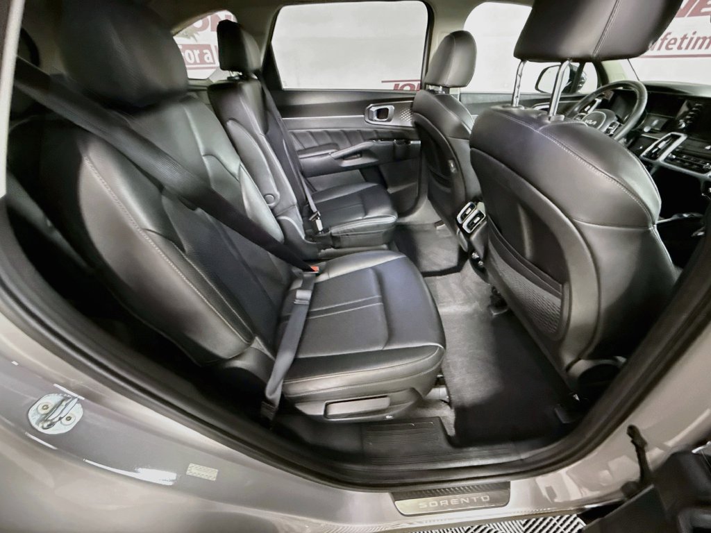 Used 2022 Kia Sorento SX AWD/4WD image 31