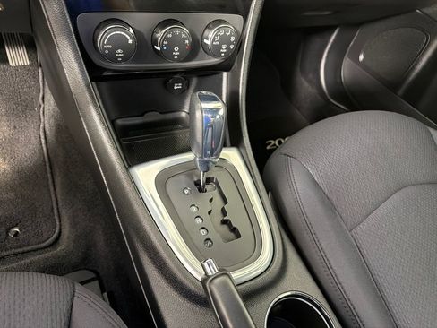 Used 2013 Chrysler 200 Touring FWD image 16