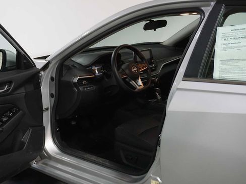 Used 2023 Nissan Altima 2.5 SV image 8