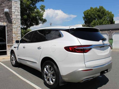 Used 2018 Buick Enclave Avenir w/ Avenir Technology Package FWD image 8