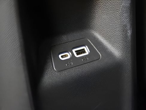 Used 2021 Buick Envision Essence w/ Sport Touring Package FWD image 36
