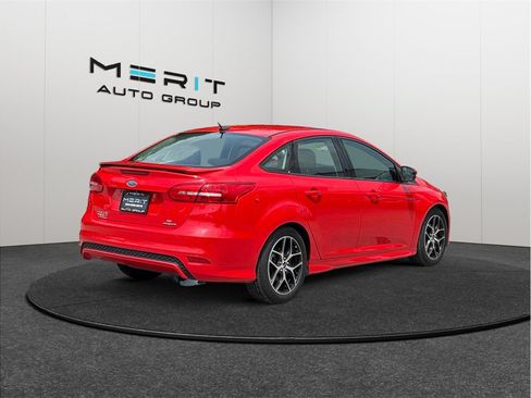 Used 2016 Ford Focus SE w/ SE Sport Package FWD image 9