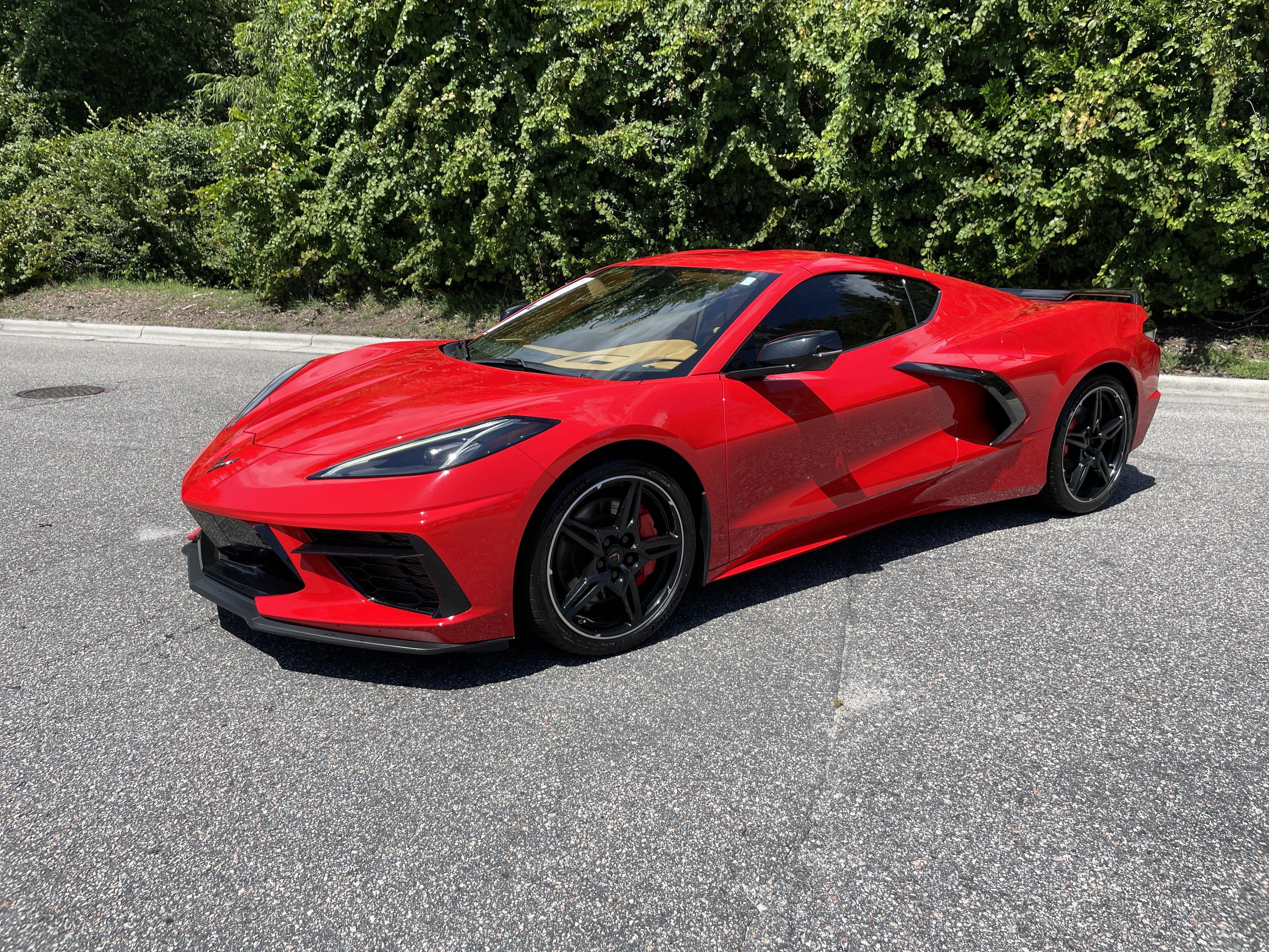 Used 2022 Chevrolet Corvette Stingray Premium Cpe w/ Z51 Performance Package RWD image 4