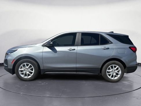 Used 2024 Chevrolet Equinox LS FWD image 3
