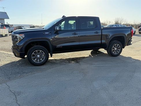 Used 2024 GMC Sierra 1500 AT4 w/ Technology Package image 2