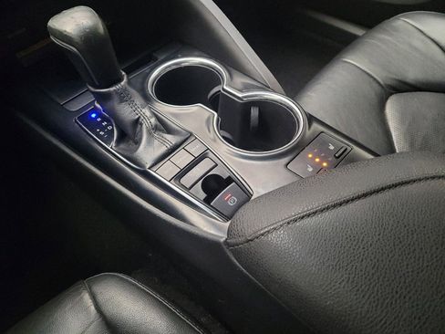 Used 2019 Toyota Camry XSE FWD image 26