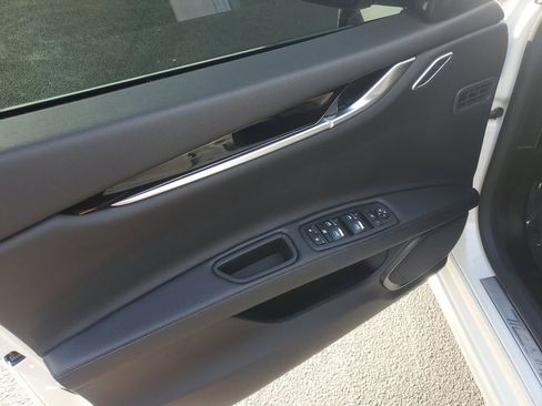 Used 2023 Maserati Ghibli Modena image 29