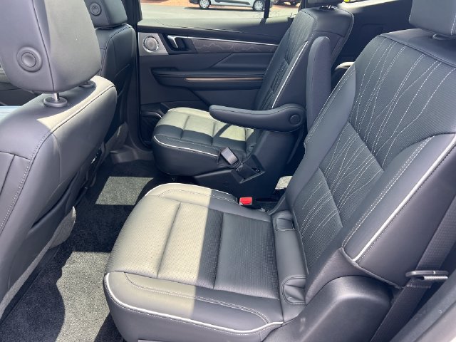 Certified 2025 Buick Enclave Avenir w/ Super Cruise Package FWD image 30