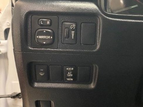 Used 2018 Toyota 4Runner SR5 Premium AWD/4WD image 18