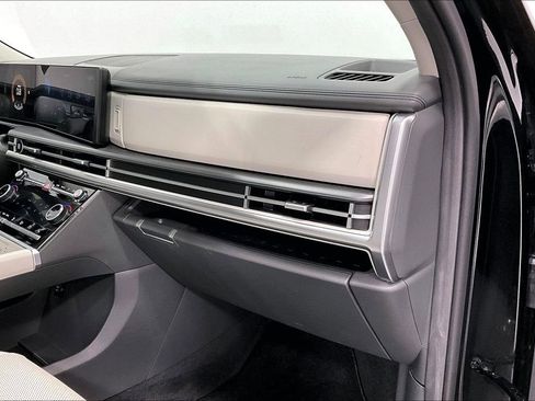 Used 2025 Hyundai Santa Fe SEL FWD image 19