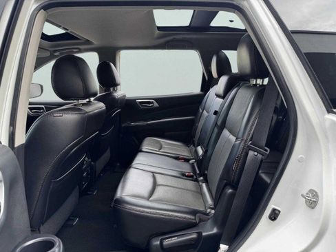 Used 2020 Nissan Pathfinder SL image 39