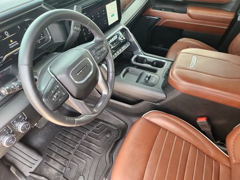 Used 2024 GMC Sierra 2500 Denali Ultimate AWD/4WD image 14