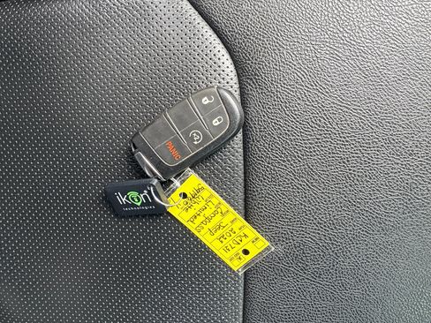 Used 2023 Jeep Compass Limited AWD/4WD image 14