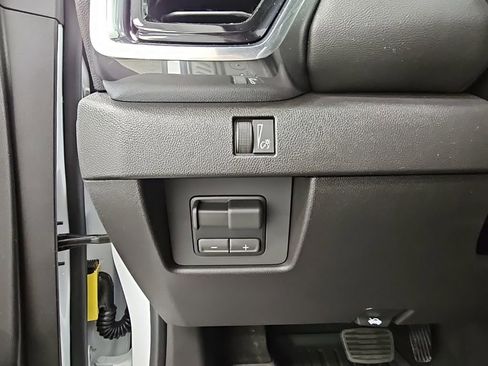 New 2026 GMC Canyon Elevation w/ Convenience Package RWD image 28