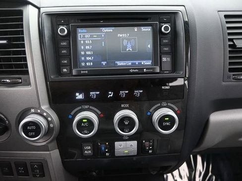 Used 2017 Toyota Sequoia Platinum AWD/4WD image 15