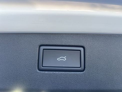 New 2026 Volkswagen Tiguan SE image 11