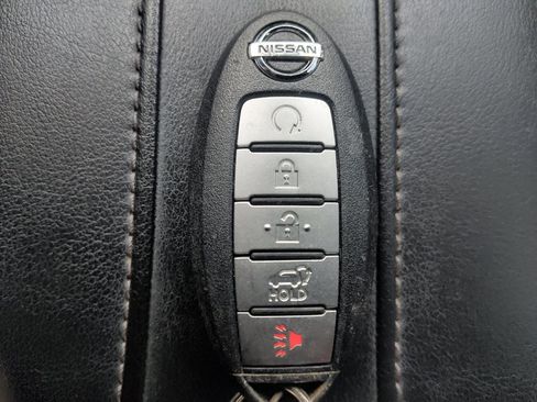 Used 2018 Nissan Rogue SL w/ Premium Package FWD image 32