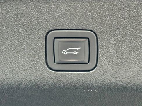 Used 2023 Chevrolet Tahoe Premier AWD/4WD image 42