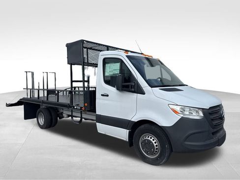 Used 2023 Mercedes-Benz Sprinter 4500 image 6
