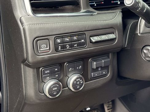 Used 2023 GMC Yukon Denali Ultimate image 18