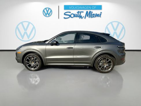 Used 2021 Porsche Cayenne S image 4