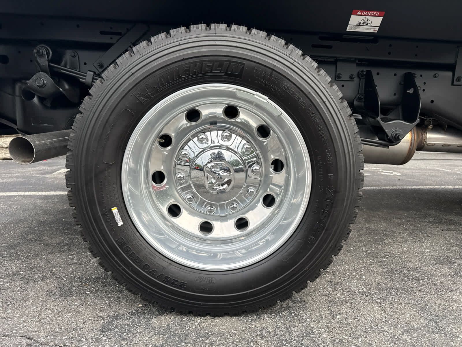 New 2026 RAM 5500 Tradesman w/ Chrome Appearance Group AWD/4WD image 9