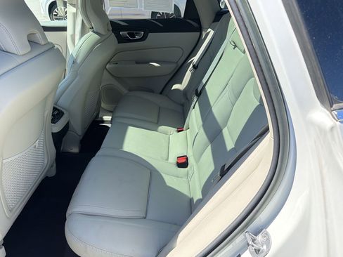 Used 2023 Volvo XC60 B5 Ultimate image 14