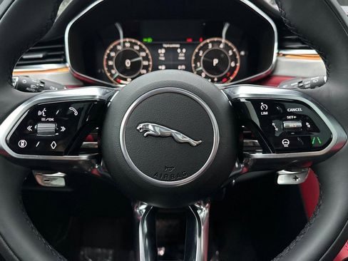 New 2025 Jaguar F-PACE R-Dynamic S image 15