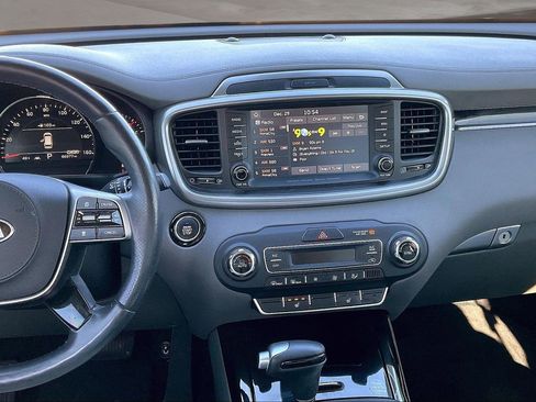 Used 2019 Kia Sorento SX image 9