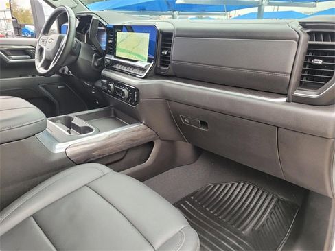 Certified 2025 Chevrolet Silverado 2500 LTZ w/ LTZ Convenience Package image 8