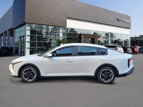 Used 2025 Kia K4 EX FWD image 3