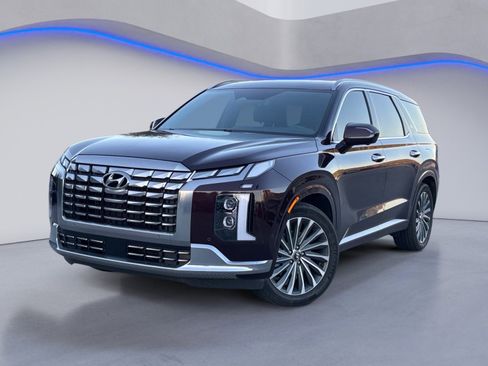 Used 2023 Hyundai Palisade Calligraphy image 2