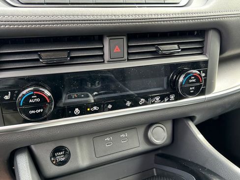 New 2026 Nissan Rogue SV w/ Cold Weather Package AWD/4WD image 18