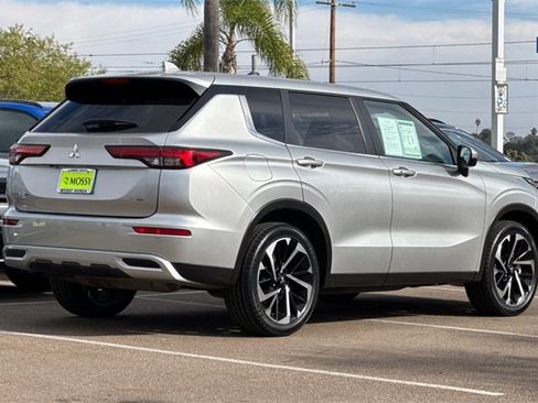 Used 2024 Mitsubishi Outlander SE image 5