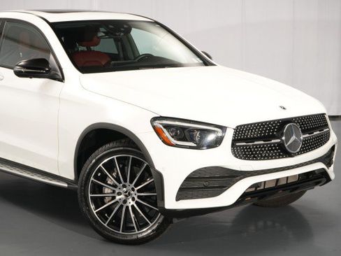 Used 2022 Mercedes-Benz GLC 300 4MATIC Coupe image 10